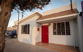 Clean&Equipped, 1-Floor 3-Bedroom Downtown House